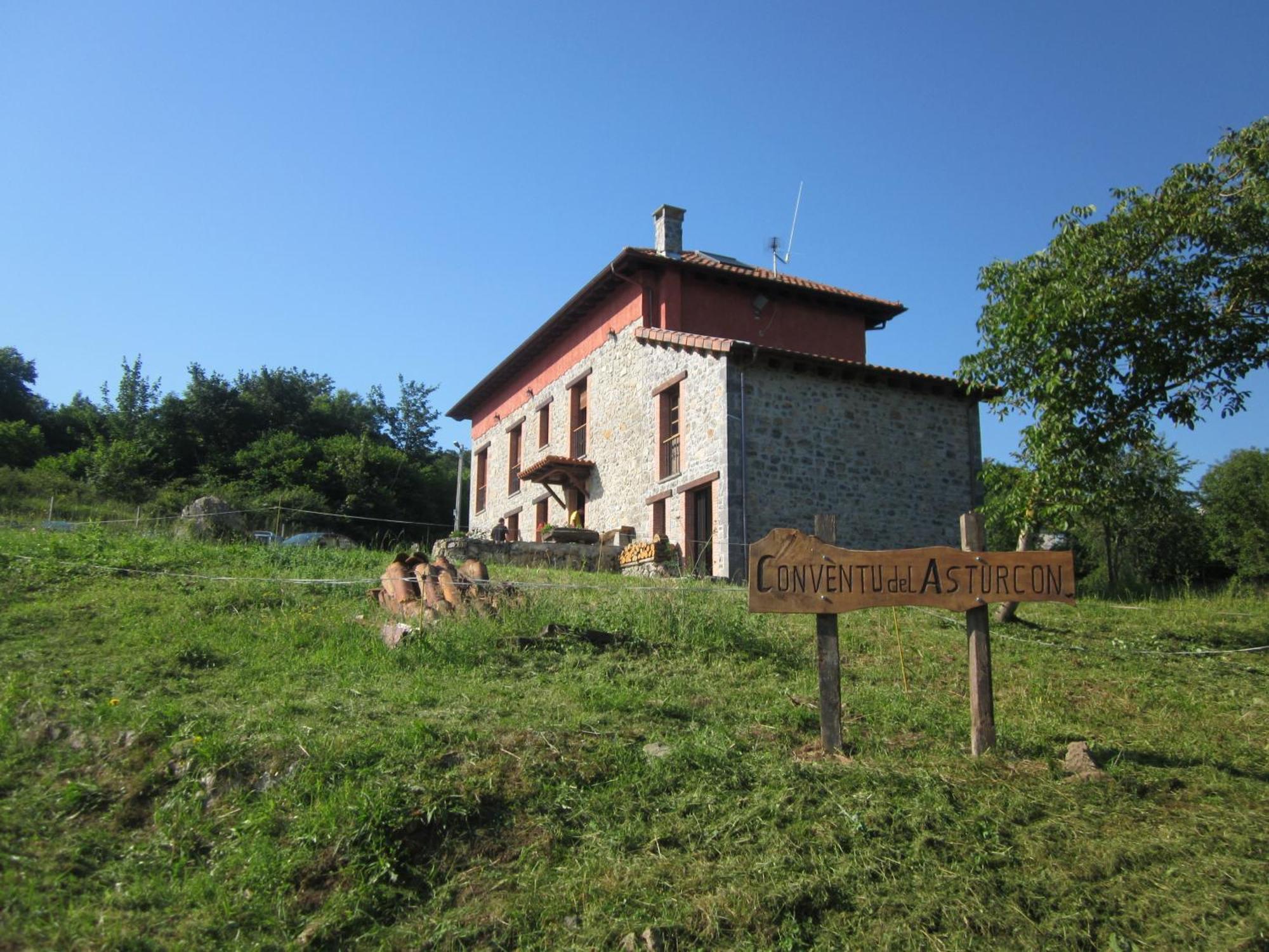 El Conventu Del Asturcon Pensionat Lago  Exteriör bild